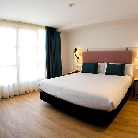 Hotel Plaza De La Paz Haro Dış mekan fotoğraf